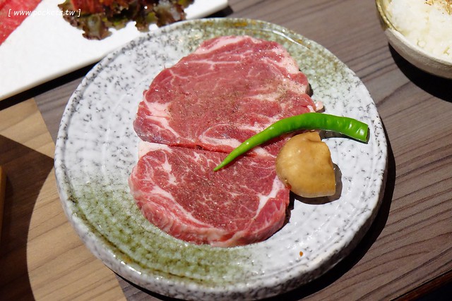 燒肉市場.ととや┃台中燒肉推薦:緊鄰秋紅谷公園,環境寬敞大器,菜單全面翻新,餐點品質提升不少,近期最滿意的日式燒肉餐廳 @飛天璇的口袋