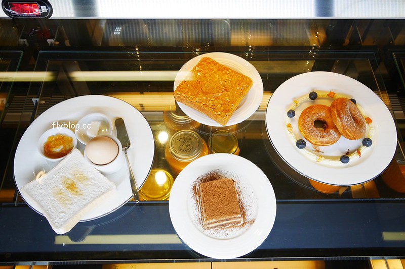 台中中區|Fleet Street 艦隊街咖啡,點咖啡送一份早餐,每天早上10點前,免費插頭Wifi無限使用 @飛天璇的口袋