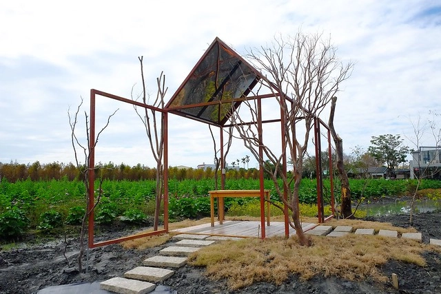 2016台灣蜀藝節-田中窯創意園區┃彰化旅遊景點:蜀葵花田迷宮躲貓貓、美麗的大片落羽松、貓咪主題裝置藝術、窯烤麵包、青森蘋果霜淇淋、鄰近高鐵彰化站步行10分鐘即可抵達 @飛天璇的口袋