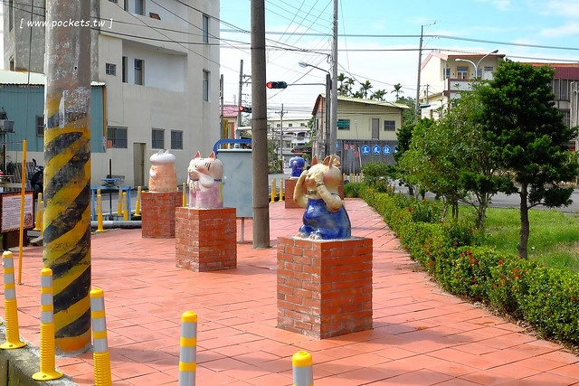 2016台灣蜀藝節-田中窯創意園區┃彰化旅遊景點:蜀葵花田迷宮躲貓貓、美麗的大片落羽松、貓咪主題裝置藝術、窯烤麵包、青森蘋果霜淇淋、鄰近高鐵彰化站步行10分鐘即可抵達 @飛天璇的口袋