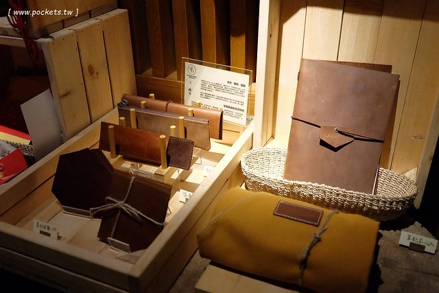 拾七石頭火鍋┃台中火鍋推薦:輕井澤最新力作,承襲集團一貫氣派裝潢,石頭火鍋、麻辣火鍋、壽喜燒和商業午餐,還有小農文創市集和日本有田燒 @飛天璇的口袋