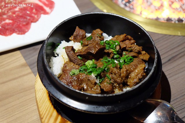 燒肉市場.ととや┃台中燒肉推薦:緊鄰秋紅谷公園,環境寬敞大器,菜單全面翻新,餐點品質提升不少,近期最滿意的日式燒肉餐廳 @飛天璇的口袋