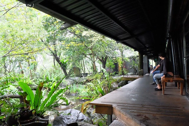 花蓮鳳林|月廬梅子雞|隱身在半山腰中,有擁絕佳的美景,連在地人都激推的好吃梅子雞,要提前預約才吃的到,此行最懷念的花蓮美食推薦 @飛天璇的口袋