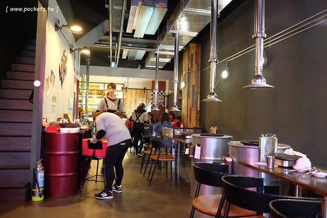 一桶韓式新食.1 tone┃台中韓式燒肉:正宗韓式汽油桶燒肉,份量多、CP值高,位於西屯路中科商圈,飯後甜點有Haagen-Dazs @飛天璇的口袋