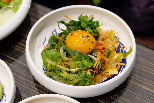 龍八燒肉.黑毛和牛專賣┃台中燒肉推薦:北屯崇德路新開的燒肉店,9A等級安格斯和牛,韓劇裡出現的雪濃湯,釜山很夯的蒸籠海鮮,鄰近台中洲際棒球場 @飛天璇的口袋