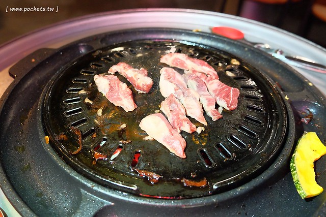 一桶韓式新食.1 tone┃台中韓式燒肉:正宗韓式汽油桶燒肉,份量多、CP值高,位於西屯路中科商圈,飯後甜點有Haagen-Dazs @飛天璇的口袋