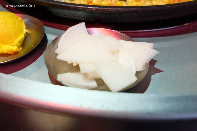 一桶韓式新食.1 tone┃台中韓式燒肉:正宗韓式汽油桶燒肉,份量多、CP值高,位於西屯路中科商圈,飯後甜點有Haagen-Dazs @飛天璇的口袋