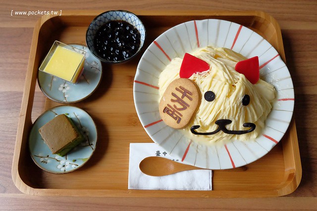 台中市役所┃台中美食推薦:古典玫瑰園最新力作,Café 1911和昭和沙龍,辰野式仿巴洛克建築歷史古蹟,結合文創商品與藝術展覽空間,品嚐可愛的招財貓咪冰和日式風味定食 @飛天璇的口袋