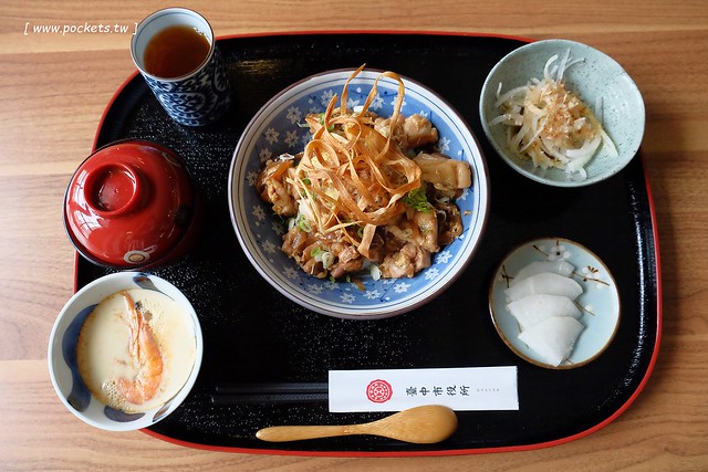 台中市役所┃台中美食推薦:古典玫瑰園最新力作,Café 1911和昭和沙龍,辰野式仿巴洛克建築歷史古蹟,結合文創商品與藝術展覽空間,品嚐可愛的招財貓咪冰和日式風味定食 @飛天璇的口袋