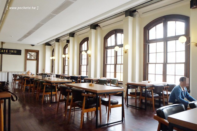 台中市役所┃台中美食推薦:古典玫瑰園最新力作,Café 1911和昭和沙龍,辰野式仿巴洛克建築歷史古蹟,結合文創商品與藝術展覽空間,品嚐可愛的招財貓咪冰和日式風味定食 @飛天璇的口袋