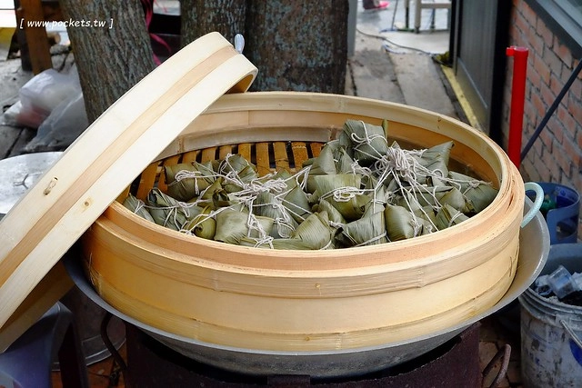 2016台灣蜀藝節-田中窯創意園區┃彰化旅遊景點:蜀葵花田迷宮躲貓貓、美麗的大片落羽松、貓咪主題裝置藝術、窯烤麵包、青森蘋果霜淇淋、鄰近高鐵彰化站步行10分鐘即可抵達 @飛天璇的口袋