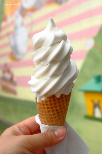 2016台灣蜀藝節-田中窯創意園區┃彰化旅遊景點:蜀葵花田迷宮躲貓貓、美麗的大片落羽松、貓咪主題裝置藝術、窯烤麵包、青森蘋果霜淇淋、鄰近高鐵彰化站步行10分鐘即可抵達 @飛天璇的口袋