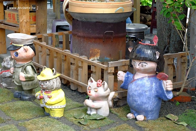 2016台灣蜀藝節-田中窯創意園區┃彰化旅遊景點:蜀葵花田迷宮躲貓貓、美麗的大片落羽松、貓咪主題裝置藝術、窯烤麵包、青森蘋果霜淇淋、鄰近高鐵彰化站步行10分鐘即可抵達 @飛天璇的口袋