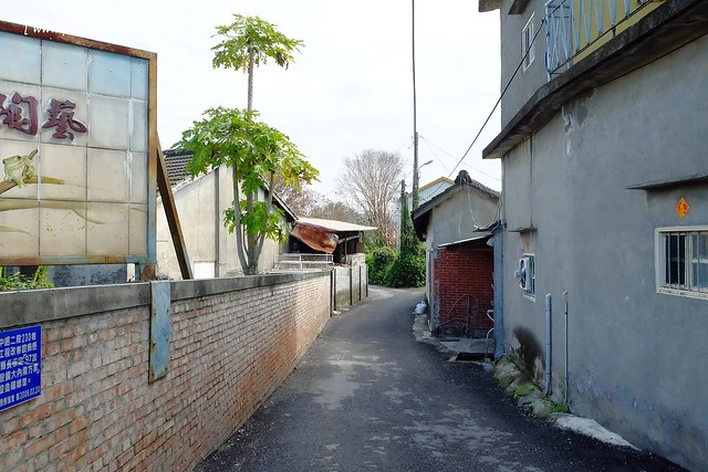 2016台灣蜀藝節-田中窯創意園區┃彰化旅遊景點:蜀葵花田迷宮躲貓貓、美麗的大片落羽松、貓咪主題裝置藝術、窯烤麵包、青森蘋果霜淇淋、鄰近高鐵彰化站步行10分鐘即可抵達 @飛天璇的口袋