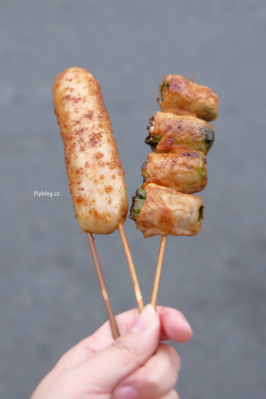 南投草屯|林家烤肉屋.草屯大觀市場超人氣烤肉屋,推薦米血、豆皮、七里香,隱藏版炸雞排 @飛天璇的口袋