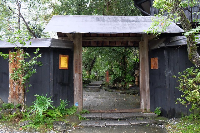 花蓮鳳林|月廬梅子雞|隱身在半山腰中,有擁絕佳的美景,連在地人都激推的好吃梅子雞,要提前預約才吃的到,此行最懷念的花蓮美食推薦 @飛天璇的口袋
