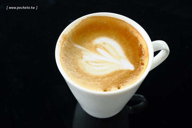 2016台灣蜀藝節-田中窯創意園區┃彰化旅遊景點:蜀葵花田迷宮躲貓貓、美麗的大片落羽松、貓咪主題裝置藝術、窯烤麵包、青森蘋果霜淇淋、鄰近高鐵彰化站步行10分鐘即可抵達 @飛天璇的口袋