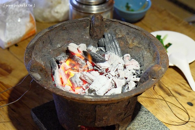 花蓮鳳林|月廬梅子雞|隱身在半山腰中,有擁絕佳的美景,連在地人都激推的好吃梅子雞,要提前預約才吃的到,此行最懷念的花蓮美食推薦 @飛天璇的口袋
