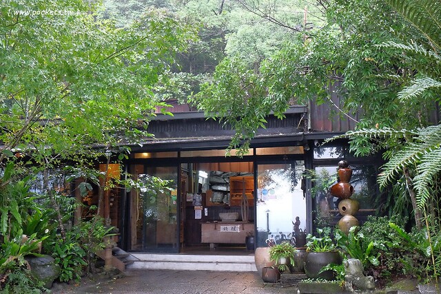 花蓮鳳林|月廬梅子雞|隱身在半山腰中,有擁絕佳的美景,連在地人都激推的好吃梅子雞,要提前預約才吃的到,此行最懷念的花蓮美食推薦 @飛天璇的口袋