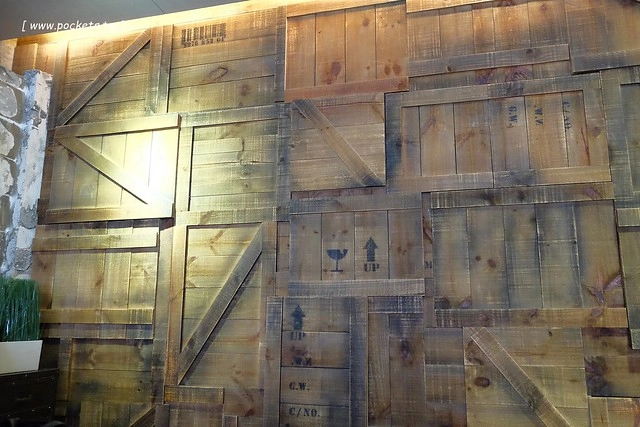 禾間糧倉:鄰近台灣大道的SOGO商圈與科博館,裝潢走工業風的元素,餐點份量多但是價格偏高 @飛天璇的口袋