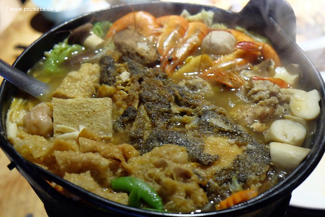 花蓮鳳林|月廬梅子雞|隱身在半山腰中,有擁絕佳的美景,連在地人都激推的好吃梅子雞,要提前預約才吃的到,此行最懷念的花蓮美食推薦 @飛天璇的口袋