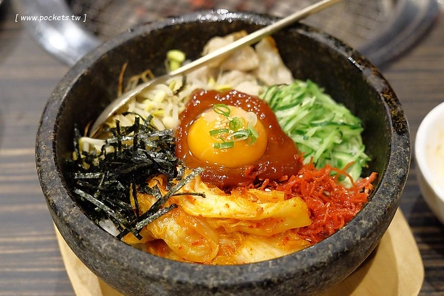 龍八燒肉.黑毛和牛專賣┃台中燒肉推薦:北屯崇德路新開的燒肉店,9A等級安格斯和牛,韓劇裡出現的雪濃湯,釜山很夯的蒸籠海鮮,鄰近台中洲際棒球場 @飛天璇的口袋