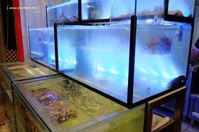 龍八燒肉.黑毛和牛專賣┃台中燒肉推薦:北屯崇德路新開的燒肉店,9A等級安格斯和牛,韓劇裡出現的雪濃湯,釜山很夯的蒸籠海鮮,鄰近台中洲際棒球場 @飛天璇的口袋