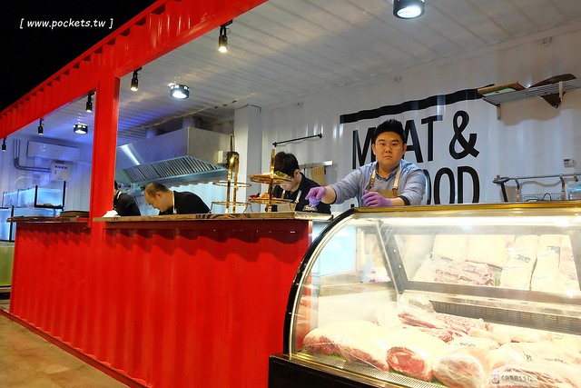 龍八燒肉.黑毛和牛專賣┃台中燒肉推薦:北屯崇德路新開的燒肉店,9A等級安格斯和牛,韓劇裡出現的雪濃湯,釜山很夯的蒸籠海鮮,鄰近台中洲際棒球場 @飛天璇的口袋