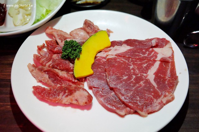 一桶韓式新食.1 tone┃台中韓式燒肉:正宗韓式汽油桶燒肉,份量多、CP值高,位於西屯路中科商圈,飯後甜點有Haagen-Dazs @飛天璇的口袋