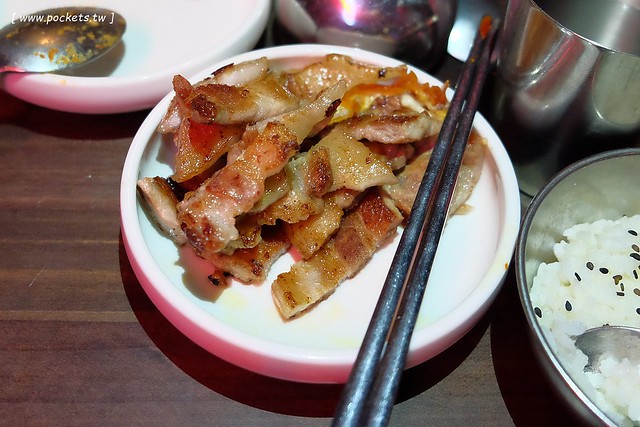 一桶韓式新食.1 tone┃台中韓式燒肉:正宗韓式汽油桶燒肉,份量多、CP值高,位於西屯路中科商圈,飯後甜點有Haagen-Dazs @飛天璇的口袋