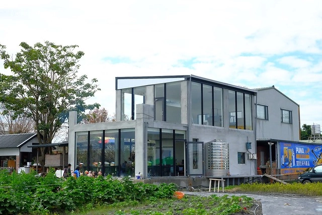 2016台灣蜀藝節-田中窯創意園區┃彰化旅遊景點:蜀葵花田迷宮躲貓貓、美麗的大片落羽松、貓咪主題裝置藝術、窯烤麵包、青森蘋果霜淇淋、鄰近高鐵彰化站步行10分鐘即可抵達 @飛天璇的口袋