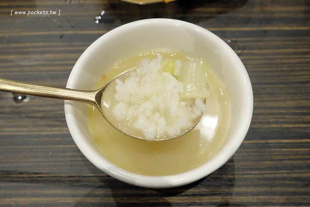 龍八燒肉.黑毛和牛專賣┃台中燒肉推薦:北屯崇德路新開的燒肉店,9A等級安格斯和牛,韓劇裡出現的雪濃湯,釜山很夯的蒸籠海鮮,鄰近台中洲際棒球場 @飛天璇的口袋