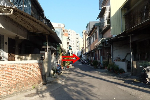 碰憩咖啡館.Risu Café┃台中親子友善餐廳:台中也有最夯的燈炮珍珠奶茶,門口有小庭院.沙坑.清洗區、室內有小小遊戲區,塔羅牌預約,位於南屯路干城街 @飛天璇的口袋