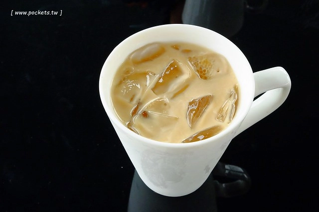 2016台灣蜀藝節-田中窯創意園區┃彰化旅遊景點:蜀葵花田迷宮躲貓貓、美麗的大片落羽松、貓咪主題裝置藝術、窯烤麵包、青森蘋果霜淇淋、鄰近高鐵彰化站步行10分鐘即可抵達 @飛天璇的口袋