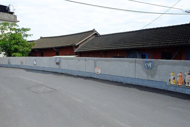 2016台灣蜀藝節-田中窯創意園區┃彰化旅遊景點:蜀葵花田迷宮躲貓貓、美麗的大片落羽松、貓咪主題裝置藝術、窯烤麵包、青森蘋果霜淇淋、鄰近高鐵彰化站步行10分鐘即可抵達 @飛天璇的口袋