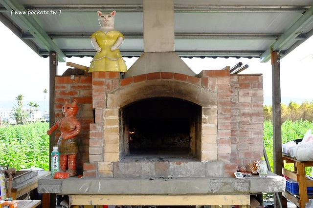 2016台灣蜀藝節-田中窯創意園區┃彰化旅遊景點:蜀葵花田迷宮躲貓貓、美麗的大片落羽松、貓咪主題裝置藝術、窯烤麵包、青森蘋果霜淇淋、鄰近高鐵彰化站步行10分鐘即可抵達 @飛天璇的口袋