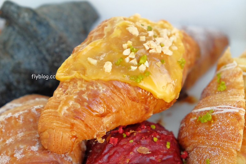 八月堂┃台中北區:殿堂級可頌台中也吃的到,繽紛草莓和青森蘋果季節限定,買7送1自用送禮都划算 @飛天璇的口袋