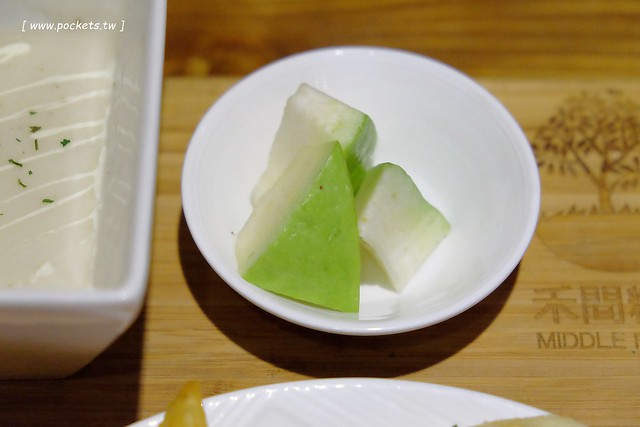 禾間糧倉:鄰近台灣大道的SOGO商圈與科博館,裝潢走工業風的元素,餐點份量多但是價格偏高 @飛天璇的口袋