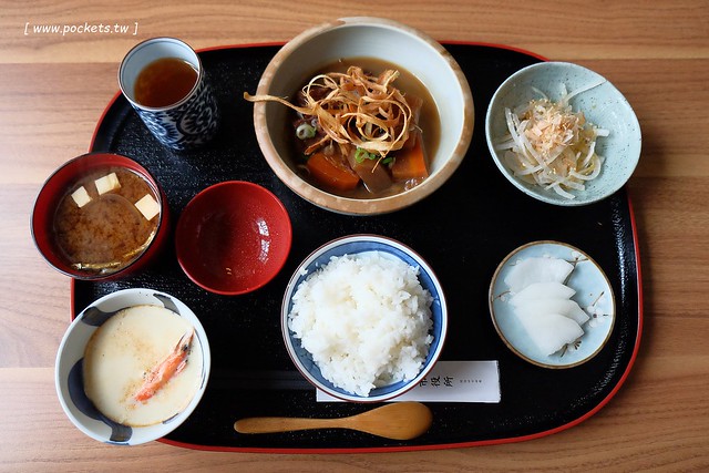台中市役所┃台中美食推薦:古典玫瑰園最新力作,Café 1911和昭和沙龍,辰野式仿巴洛克建築歷史古蹟,結合文創商品與藝術展覽空間,品嚐可愛的招財貓咪冰和日式風味定食 @飛天璇的口袋