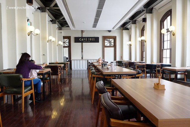 台中市役所┃台中美食推薦:古典玫瑰園最新力作,Café 1911和昭和沙龍,辰野式仿巴洛克建築歷史古蹟,結合文創商品與藝術展覽空間,品嚐可愛的招財貓咪冰和日式風味定食 @飛天璇的口袋