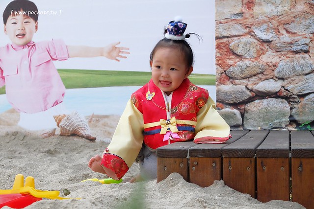 糕糕在尚韓國烤肉┃台中韓式料理:韓式烤肉$499元吃到飽,韓國流行八色豬五花、部隊鍋、拳頭飯,可以體驗穿韓服拍照樂趣,小孩有沙坑可以玩沙,鄰近環中路和龍富夜市 @飛天璇的口袋