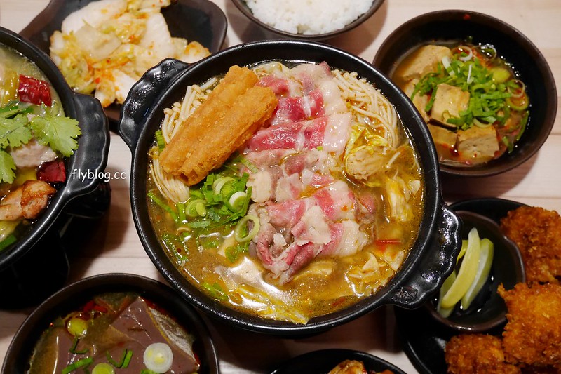 那個鍋.一中店┃台中北區:一個人也可以吃麻辣鍋,還有手工麵無限吃到飽,一中店試賣期間全面5折 @飛天璇的口袋