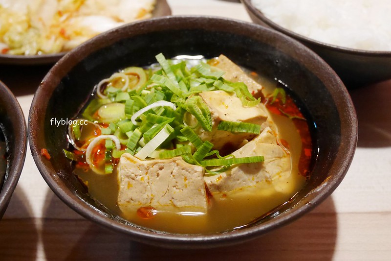 那個鍋.一中店┃台中北區:一個人也可以吃麻辣鍋,還有手工麵無限吃到飽,一中店試賣期間全面5折 @飛天璇的口袋