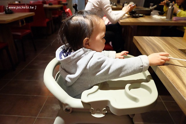 愛沐鍋物┃台中火鍋推薦:來自日本的札幌蟹黃豆腐、海膽豆腐、築地大牡丹蝦、冰鮮龍蝦、喜知次鮮魚,Prime美國雪花牛肉,食材高檔又新鮮,鄰近逢甲商圈,令人吃完立刻想回訪的火鍋店 @飛天璇的口袋