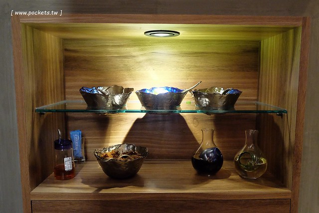 愛沐鍋物┃台中火鍋推薦:來自日本的札幌蟹黃豆腐、海膽豆腐、築地大牡丹蝦、冰鮮龍蝦、喜知次鮮魚,Prime美國雪花牛肉,食材高檔又新鮮,鄰近逢甲商圈,令人吃完立刻想回訪的火鍋店 @飛天璇的口袋