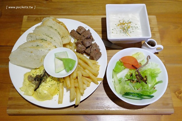 禾間糧倉:鄰近台灣大道的SOGO商圈與科博館,裝潢走工業風的元素,餐點份量多但是價格偏高 @飛天璇的口袋