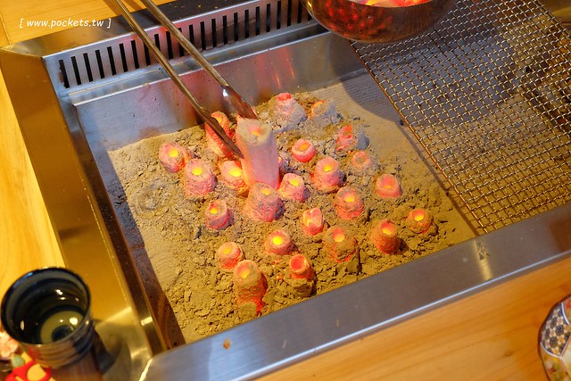 締藏和牛燒肉|使用日本圍爐裏用餐方式,一期一會的待客之道,鄰近台中IKEA宜家家居 @飛天璇的口袋