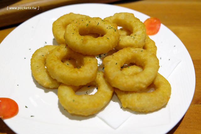 禾間糧倉:鄰近台灣大道的SOGO商圈與科博館,裝潢走工業風的元素,餐點份量多但是價格偏高 @飛天璇的口袋