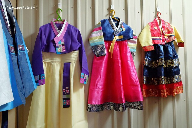 糕糕在尚韓國烤肉┃台中韓式料理:韓式烤肉$499元吃到飽,韓國流行八色豬五花、部隊鍋、拳頭飯,可以體驗穿韓服拍照樂趣,小孩有沙坑可以玩沙,鄰近環中路和龍富夜市 @飛天璇的口袋