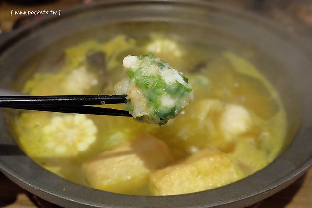 愛沐鍋物┃台中火鍋推薦:來自日本的札幌蟹黃豆腐、海膽豆腐、築地大牡丹蝦、冰鮮龍蝦、喜知次鮮魚,Prime美國雪花牛肉,食材高檔又新鮮,鄰近逢甲商圈,令人吃完立刻想回訪的火鍋店 @飛天璇的口袋